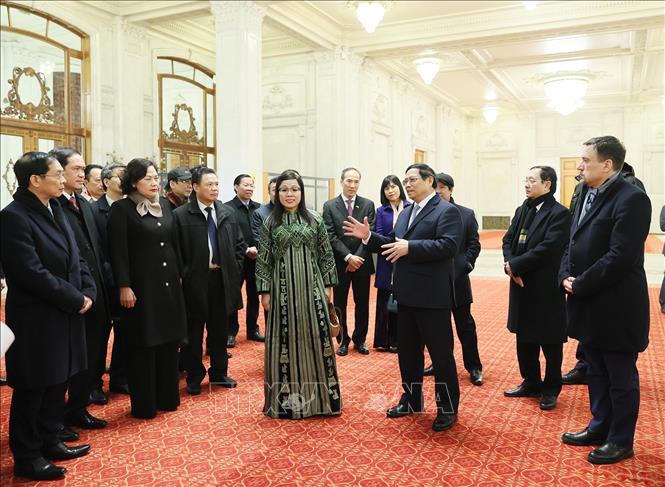 Thủ tướng Phạm Minh Chính tham quan Nhà Quốc hội Romania