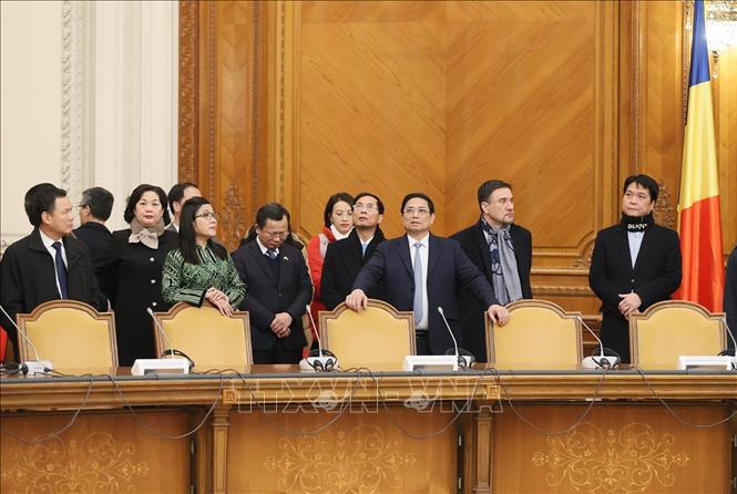 Thủ tướng Phạm Minh Chính tham quan Nhà Quốc hội Romania