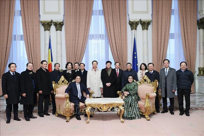 Thủ tướng Phạm Minh Chính tham quan Nhà Quốc hội Romania