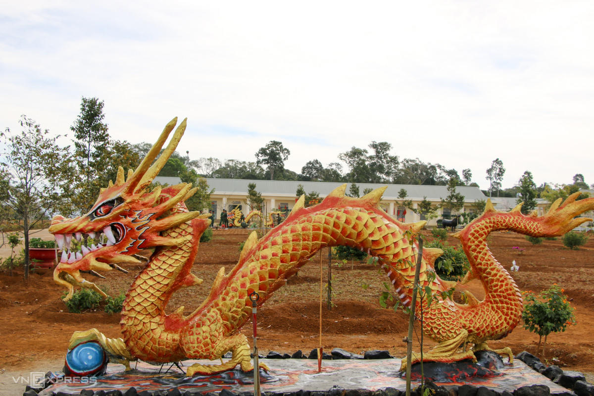 Linh vật rồng Xuân Giáp Thìn 2024 khắp 3 miền hội tụ