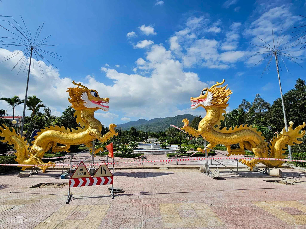 Linh vật rồng Xuân Giáp Thìn 2024 khắp 3 miền hội tụ