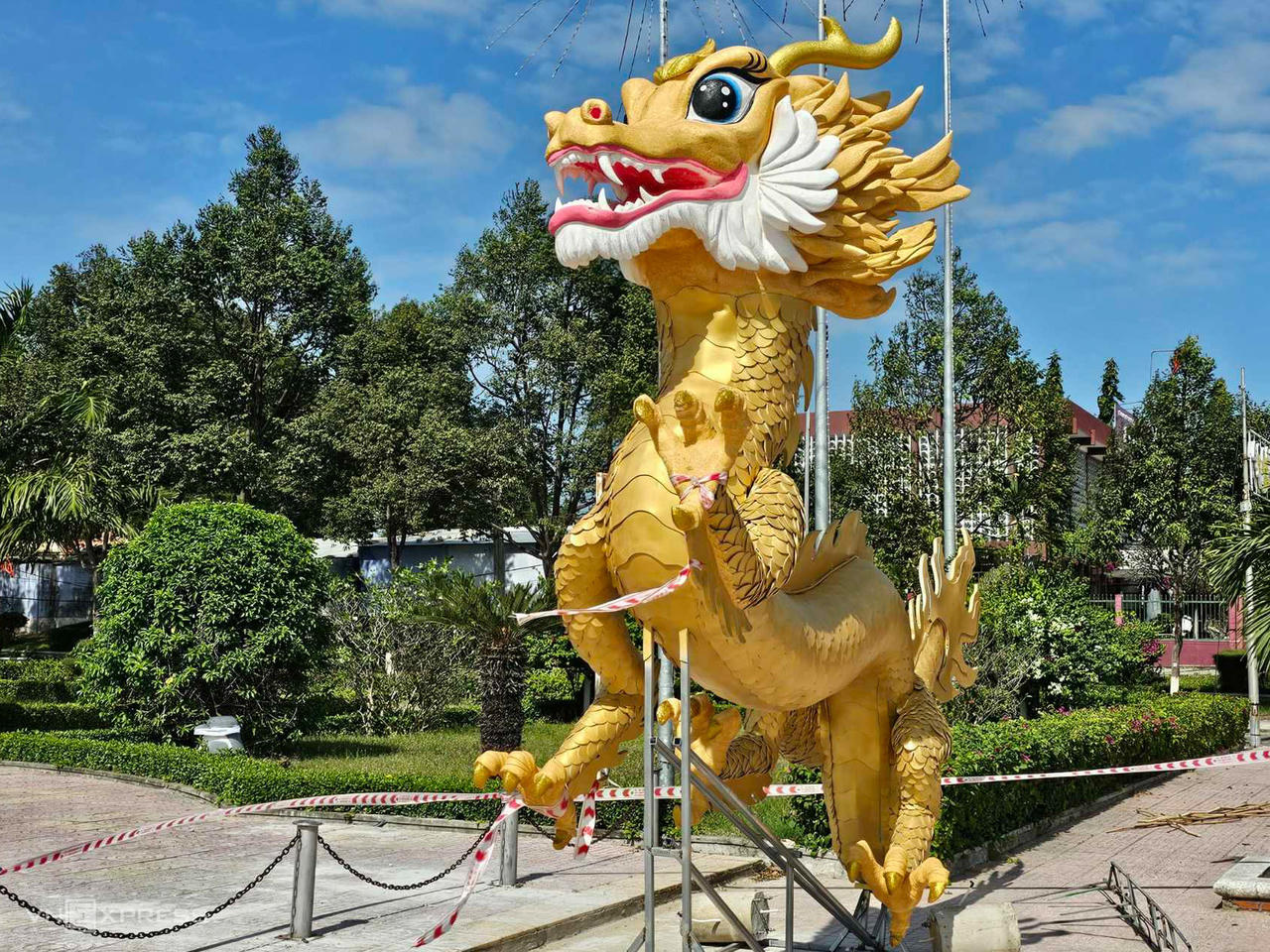 Linh vật rồng Xuân Giáp Thìn 2024 khắp 3 miền hội tụ