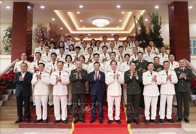 Chủ tịch nước Võ Văn Thưởng thăm, chúc Tết cán bộ, chiến sĩ Bộ Tư lệnh Cảnh vệ