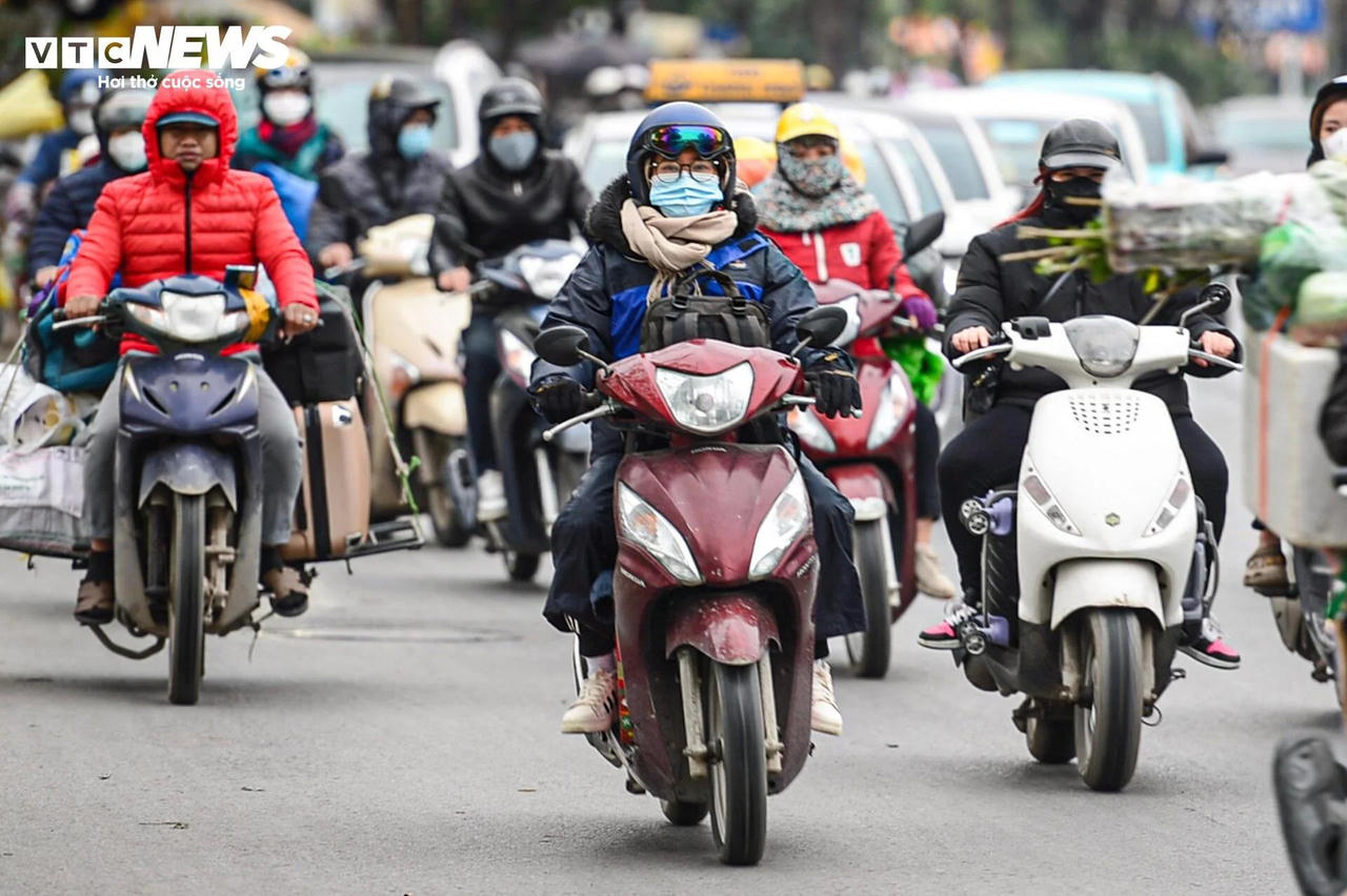 Cửa ngõ Hà Nội sáng 29 Tết thông thoáng lạ thường