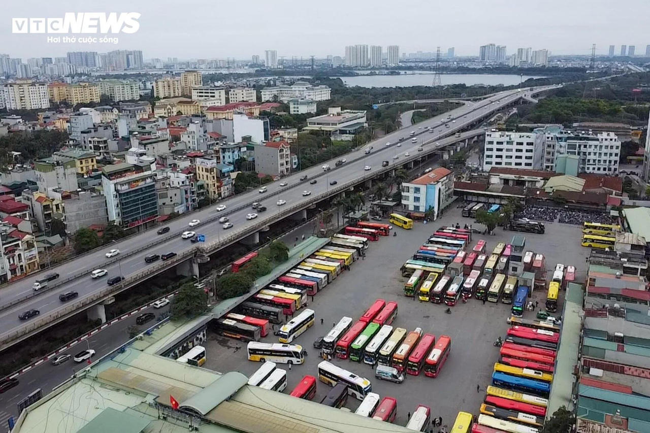 Cửa ngõ Hà Nội sáng 29 Tết thông thoáng lạ thường