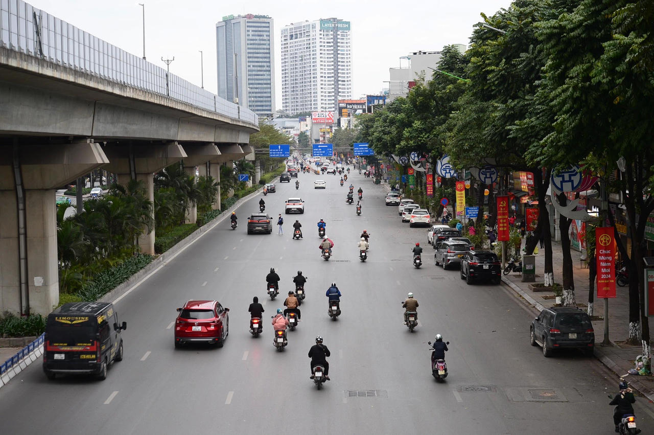 Cửa ngõ Hà Nội sáng 29 Tết thông thoáng lạ thường