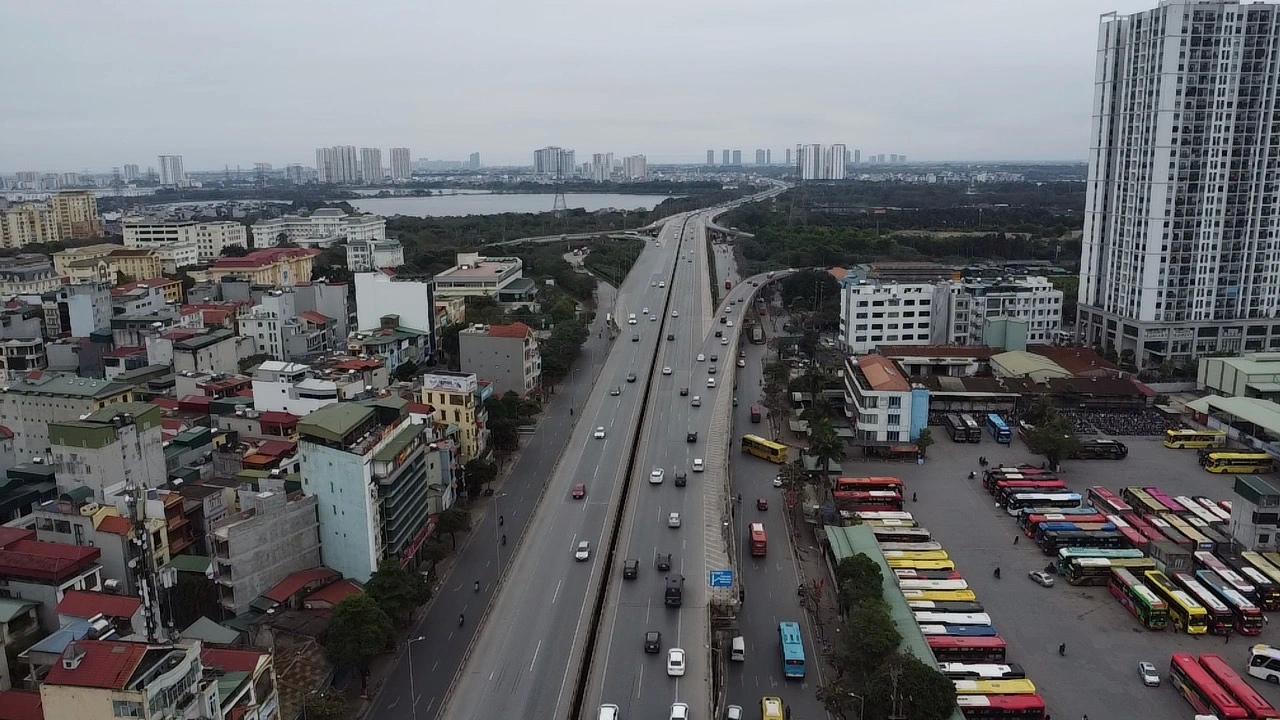 Cửa ngõ Hà Nội sáng 29 Tết thông thoáng lạ thường