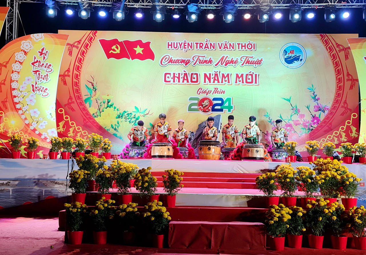 Chiêm ngưỡng màn trình diễn pháo hoa Giao thừa rực rỡ trên khắp cả nước 