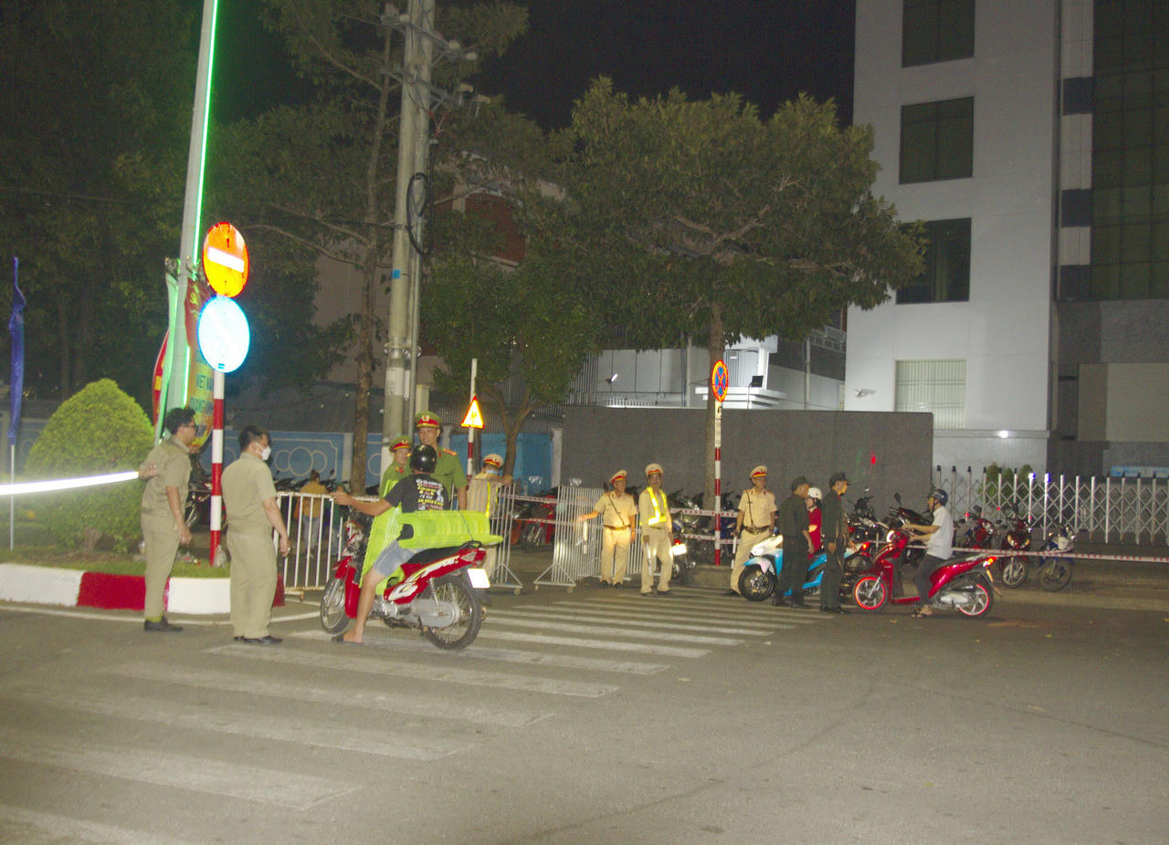 Chiêm ngưỡng màn trình diễn pháo hoa Giao thừa rực rỡ trên khắp cả nước 