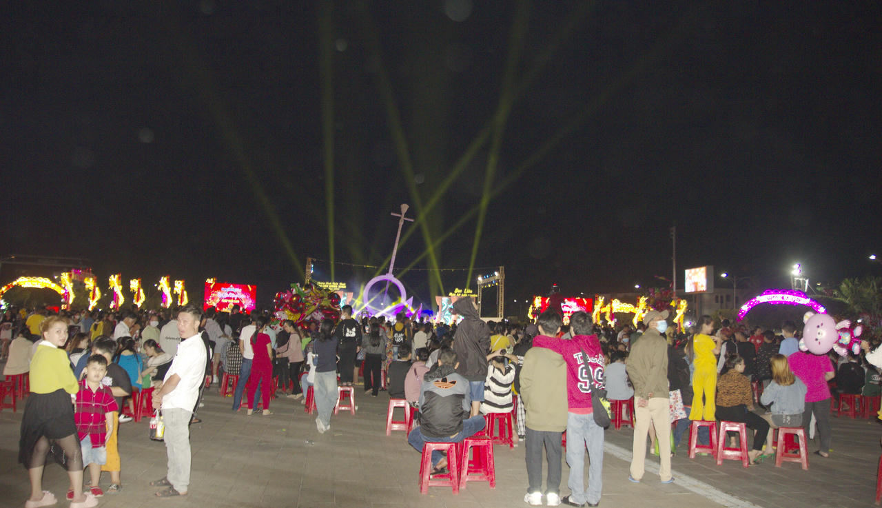 Chiêm ngưỡng màn trình diễn pháo hoa Giao thừa rực rỡ trên khắp cả nước 