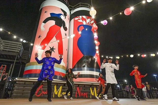 Tết ấm áp của cộng đồng người Việt ở nước ngoài 