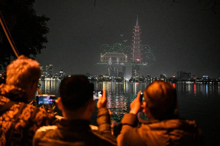 Chiêm ngưỡng màn trình diễn pháo hoa Giao thừa rực rỡ trên khắp cả nước 