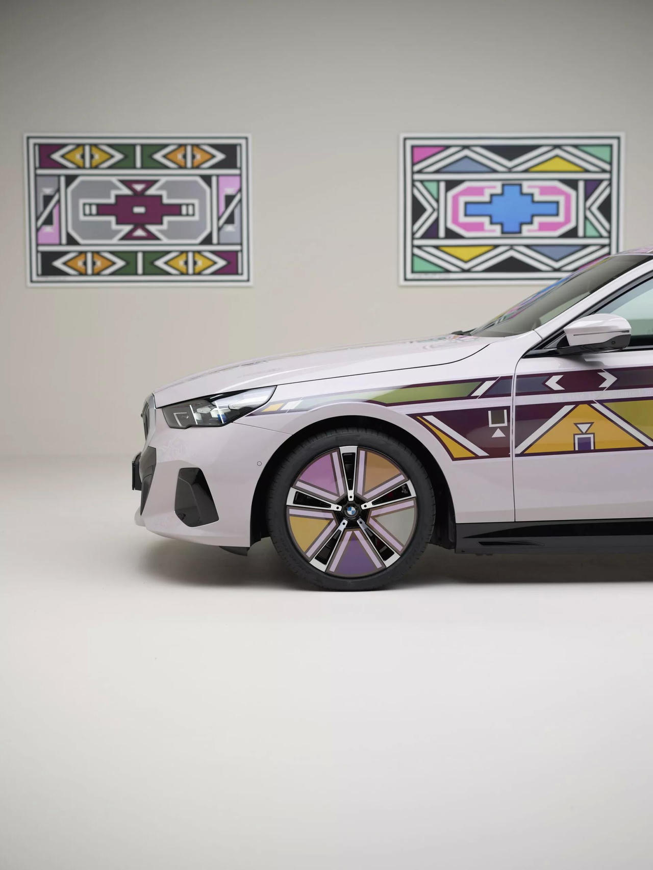 BMW phát triển công nghệ đổi màu trên xe 