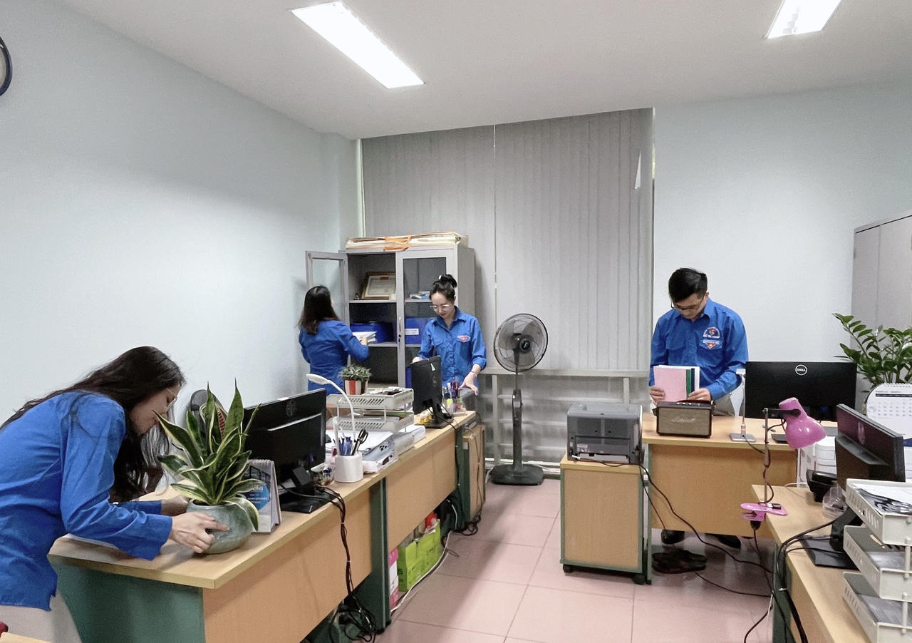 Tuổi trẻ Bộ Tư pháp đồng loạt ra quân hưởng ứng 'Ngày Chủ nhật xanh'