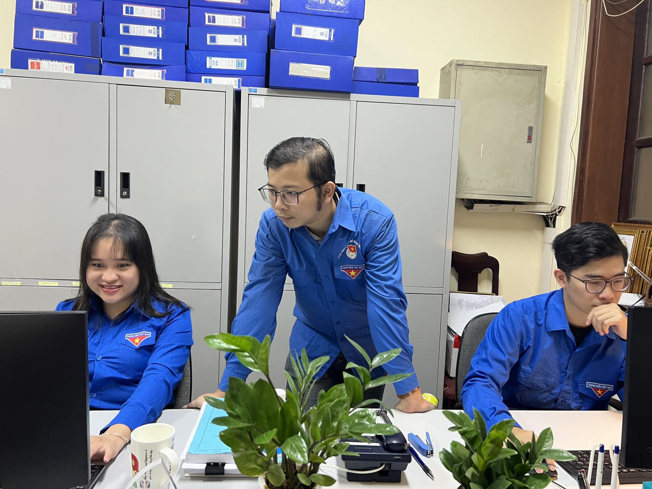 Tuổi trẻ Bộ Tư pháp đồng loạt ra quân hưởng ứng 'Ngày Chủ nhật xanh'