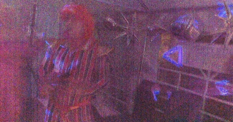 Tia laser của quán bar làm hỏng camera iPhone 14 Pro 