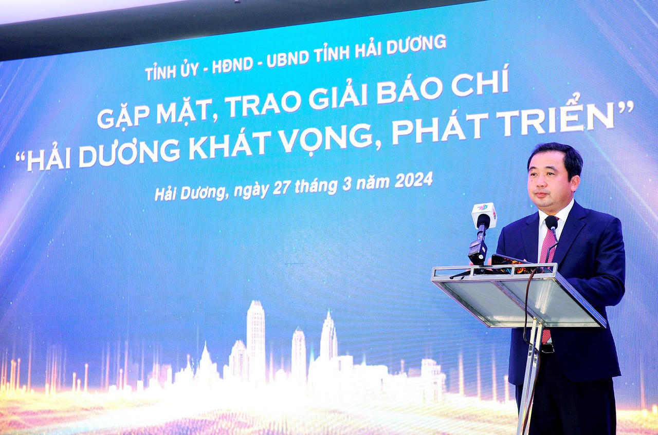 Báo Pháp luật Việt Nam được trao giải Báo chí 'Hải Dương khát vọng, phát triển' 