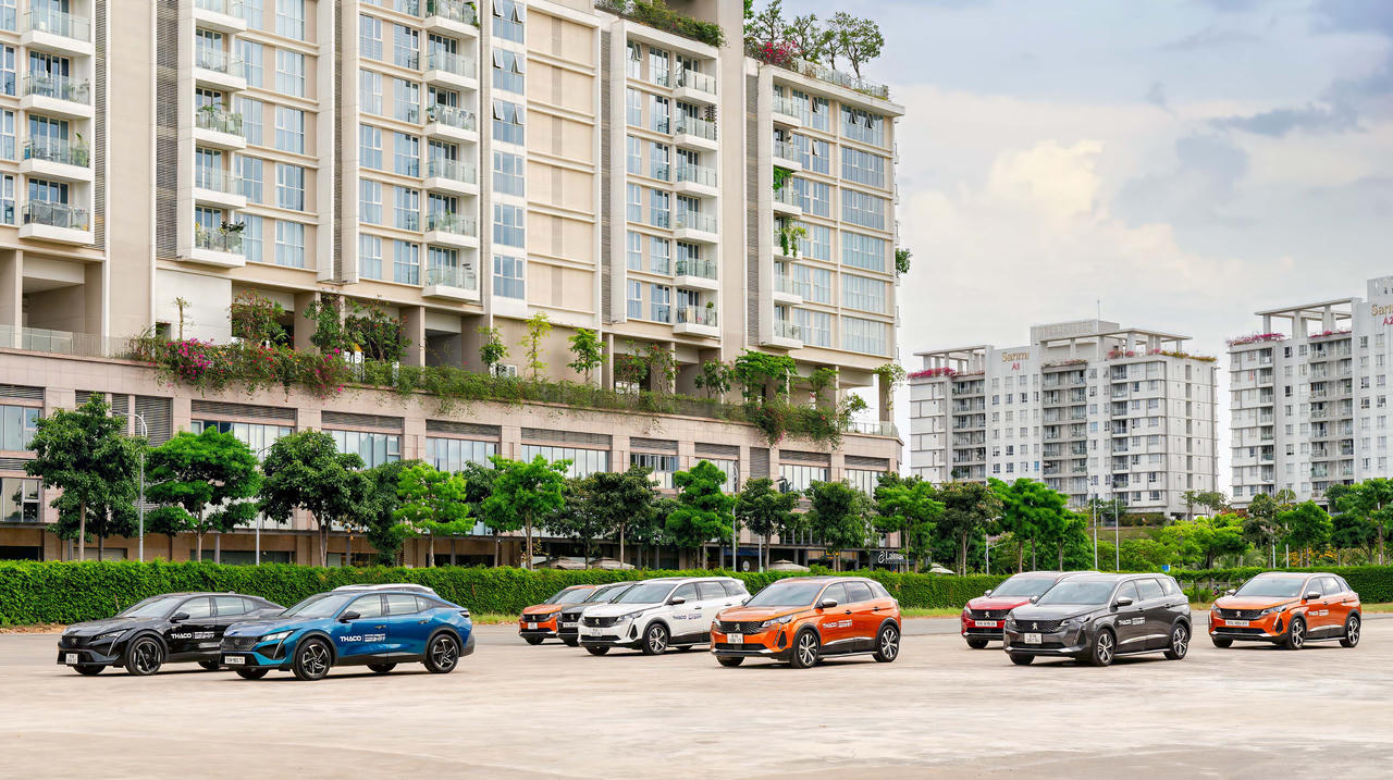 THACO AUTO cung cấp phương tiện vận chuyển cho Liên hoan phim Quốc tế TP.HCM lần thứ 1 - năm 2024 