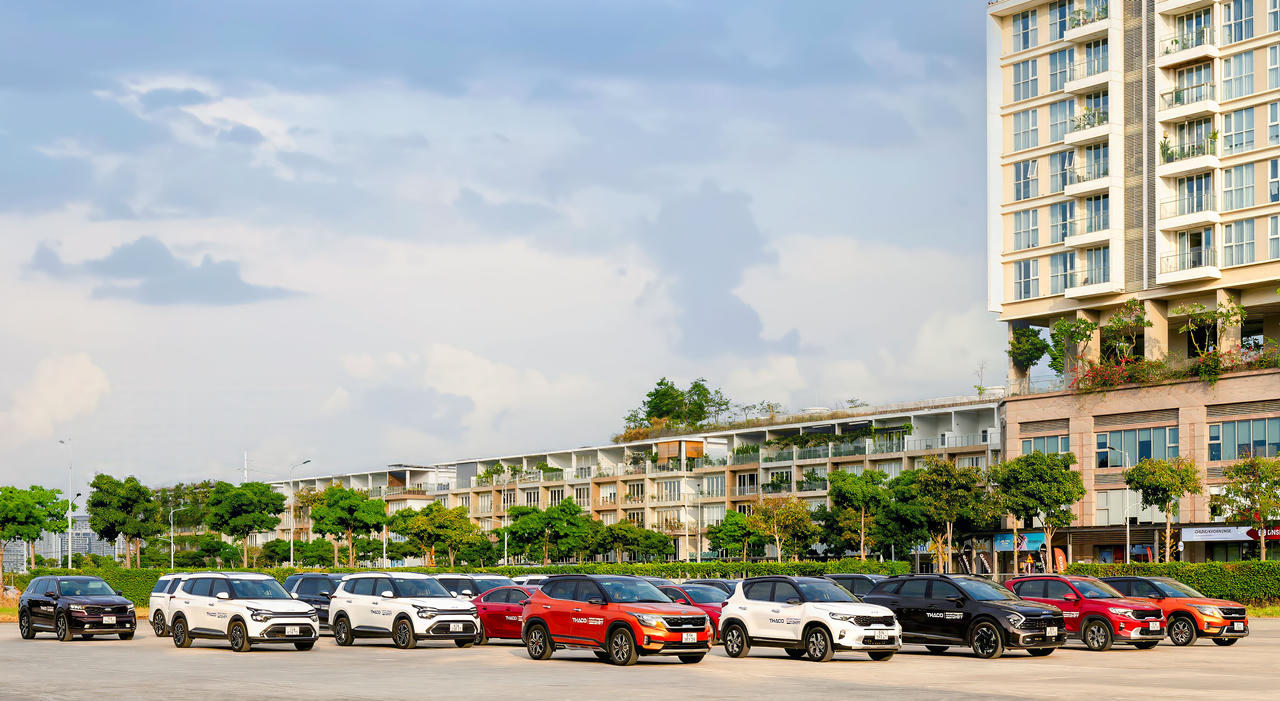 THACO AUTO cung cấp phương tiện vận chuyển cho Liên hoan phim Quốc tế TP.HCM lần thứ 1 - năm 2024 