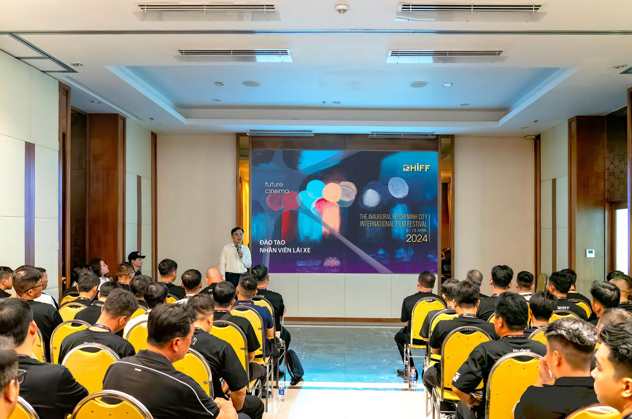 THACO AUTO cung cấp phương tiện vận chuyển cho Liên hoan phim Quốc tế TP.HCM lần thứ 1 - năm 2024 