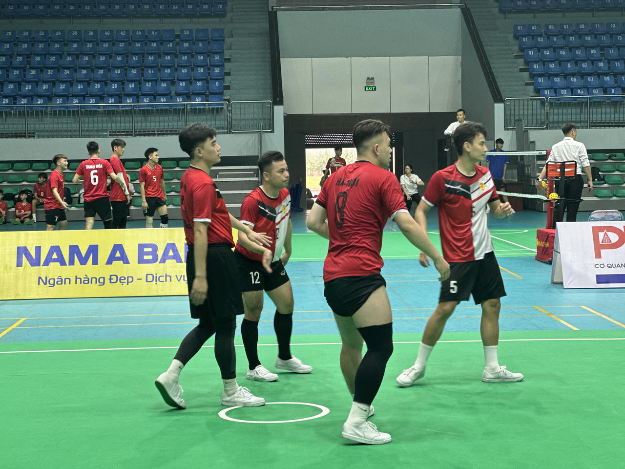 Các vận động viên hăng say thi đấu ngay sau lễ khai mạc “Giải vô địch cầu mây Quốc gia 2024”