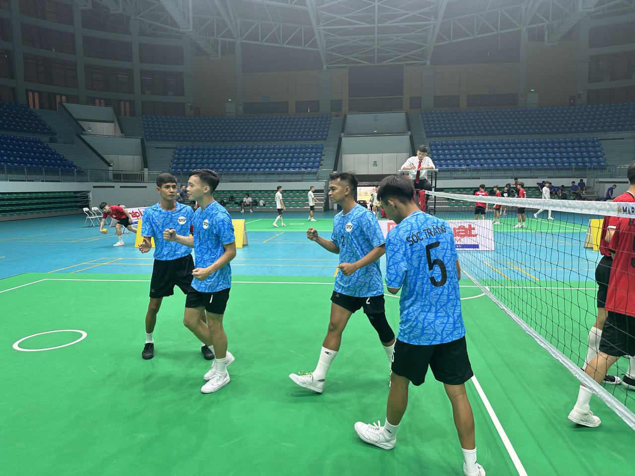 Các vận động viên hăng say thi đấu ngay sau lễ khai mạc “Giải vô địch cầu mây Quốc gia 2024”