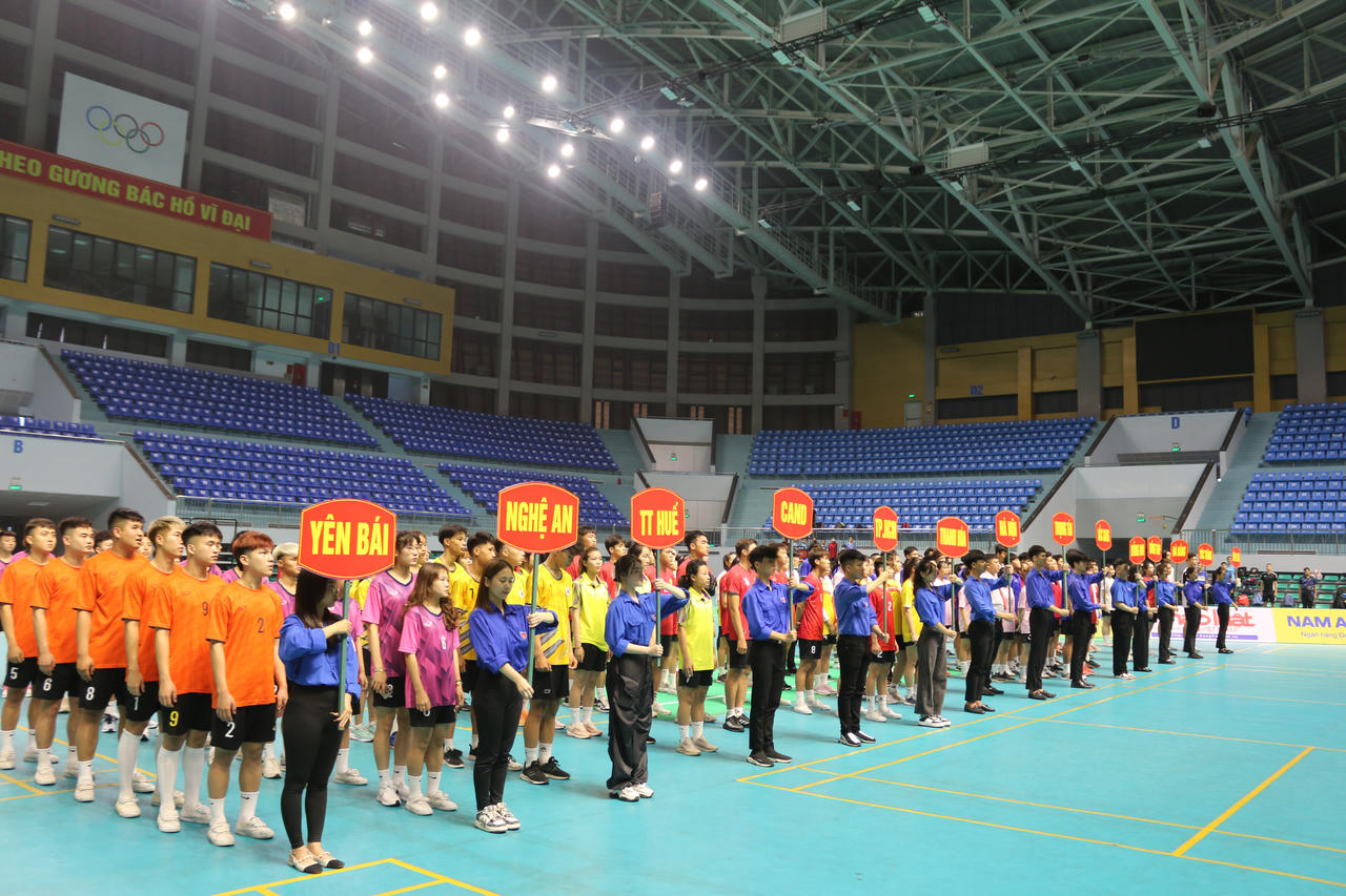 Bắc Giang không thua trận nào trong ngày đầu thi đấu “Giải vô địch cầu mây Quốc gia 2024” 