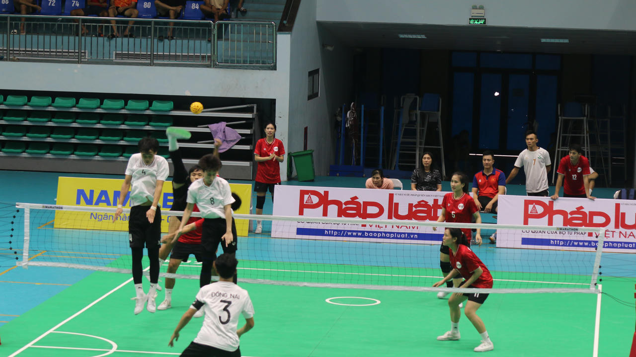 Hà Nội quá mạnh trong trận chung kết nội dung cầu mây đôi nam nữ hỗn hợp