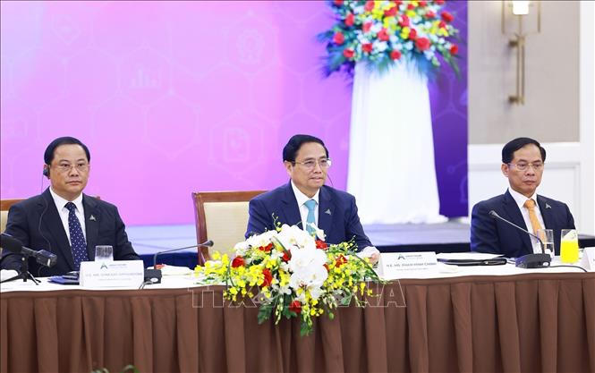 Thủ tướng đề xuất đưa ASEAN thành hình mẫu trong chuyển đổi số toàn cầu