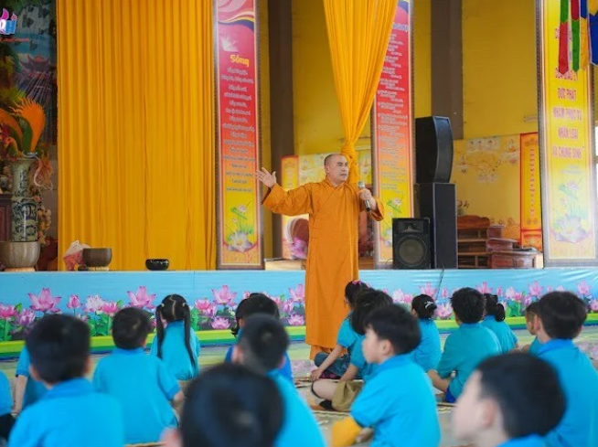 Đại đức Thích Tuệ Minh: “Trẻ không đến chùa, không tu tập thì bao giờ mới tu?”