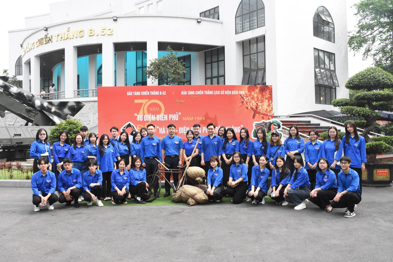 Đoàn Thanh niên Bộ Tư pháp: Tự hào 70 năm chiến thắng Điện Biên phủ