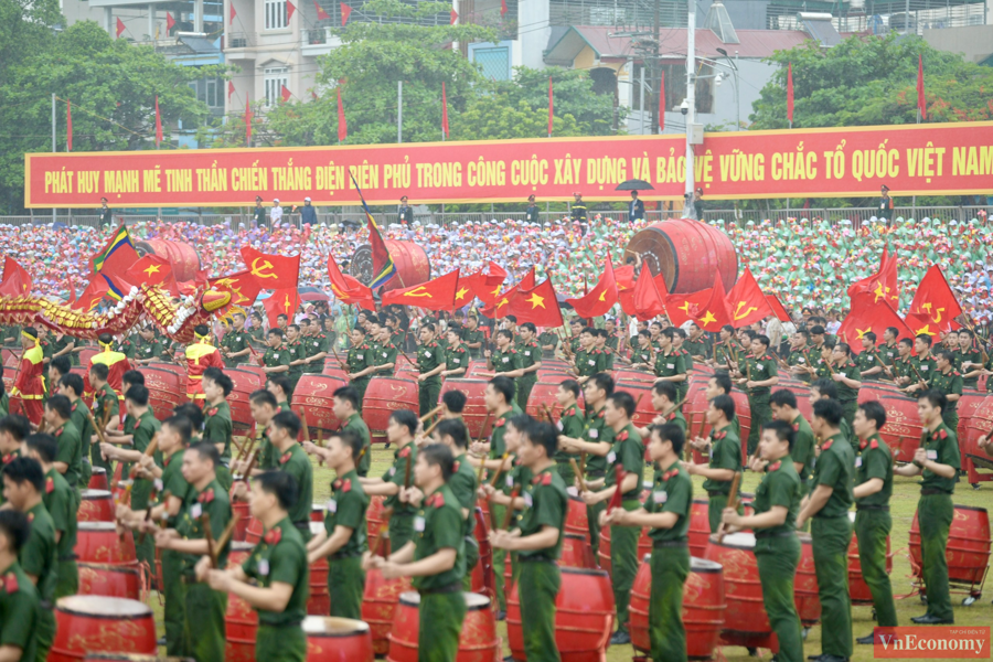 Nhìn lại những hình ảnh đẹp tại Lễ diễu binh, diễu hành kỷ niệm 70 năm Chiến thắng Điện Biên Phủ 