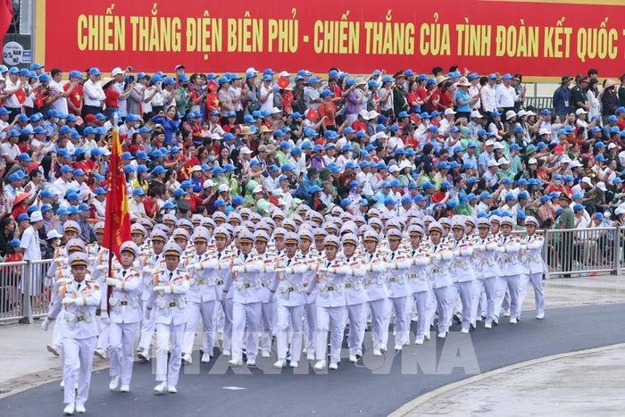 Nhìn lại những hình ảnh đẹp tại Lễ diễu binh, diễu hành kỷ niệm 70 năm Chiến thắng Điện Biên Phủ 
