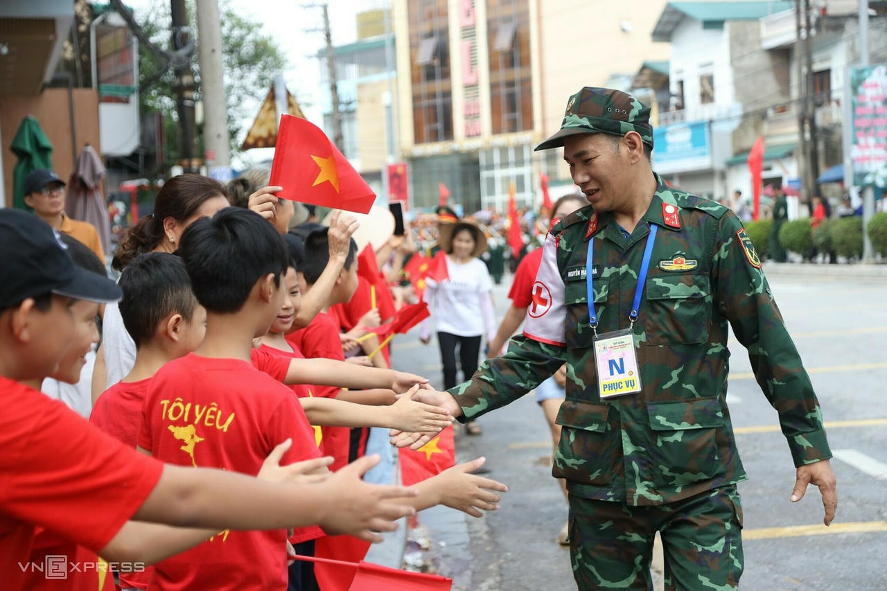Nhìn lại những hình ảnh đẹp tại Lễ diễu binh, diễu hành kỷ niệm 70 năm Chiến thắng Điện Biên Phủ 