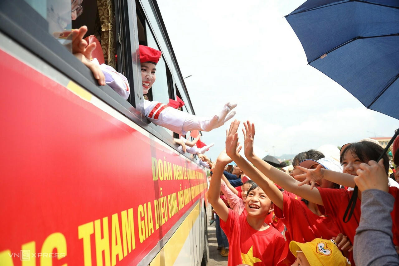 Nhìn lại những hình ảnh đẹp tại Lễ diễu binh, diễu hành kỷ niệm 70 năm Chiến thắng Điện Biên Phủ 