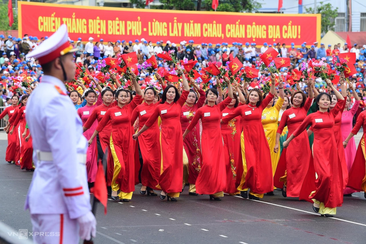 Nhìn lại những hình ảnh đẹp tại Lễ diễu binh, diễu hành kỷ niệm 70 năm Chiến thắng Điện Biên Phủ 