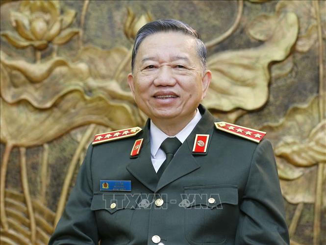 Thông báo Hội nghị lần thứ chín Ban Chấp hành Trung ương Đảng khóa XIII