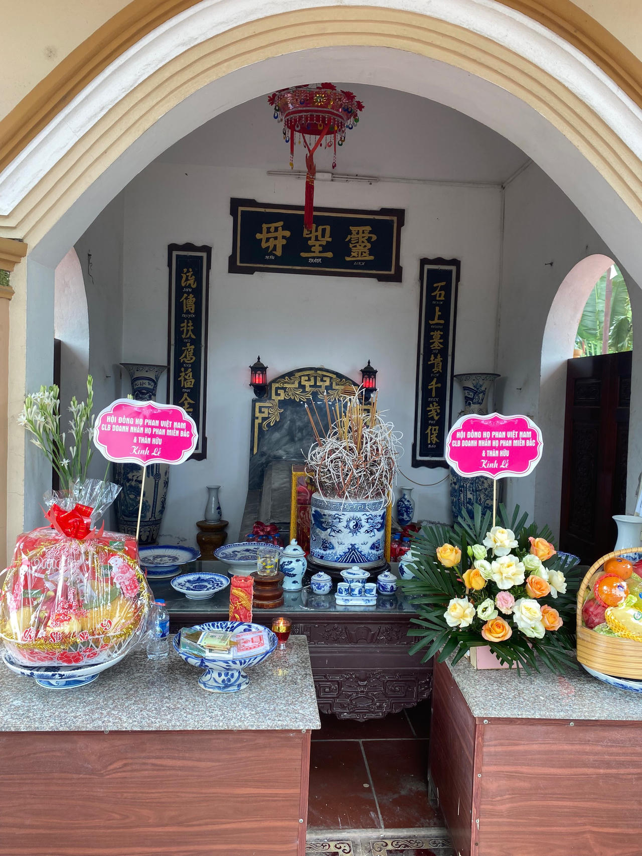 CLB Doanh nhân họ Phan Miền Bắc và Thân Hữu tổ chức chương trình về nguồn đất tổ Phú Thọ 