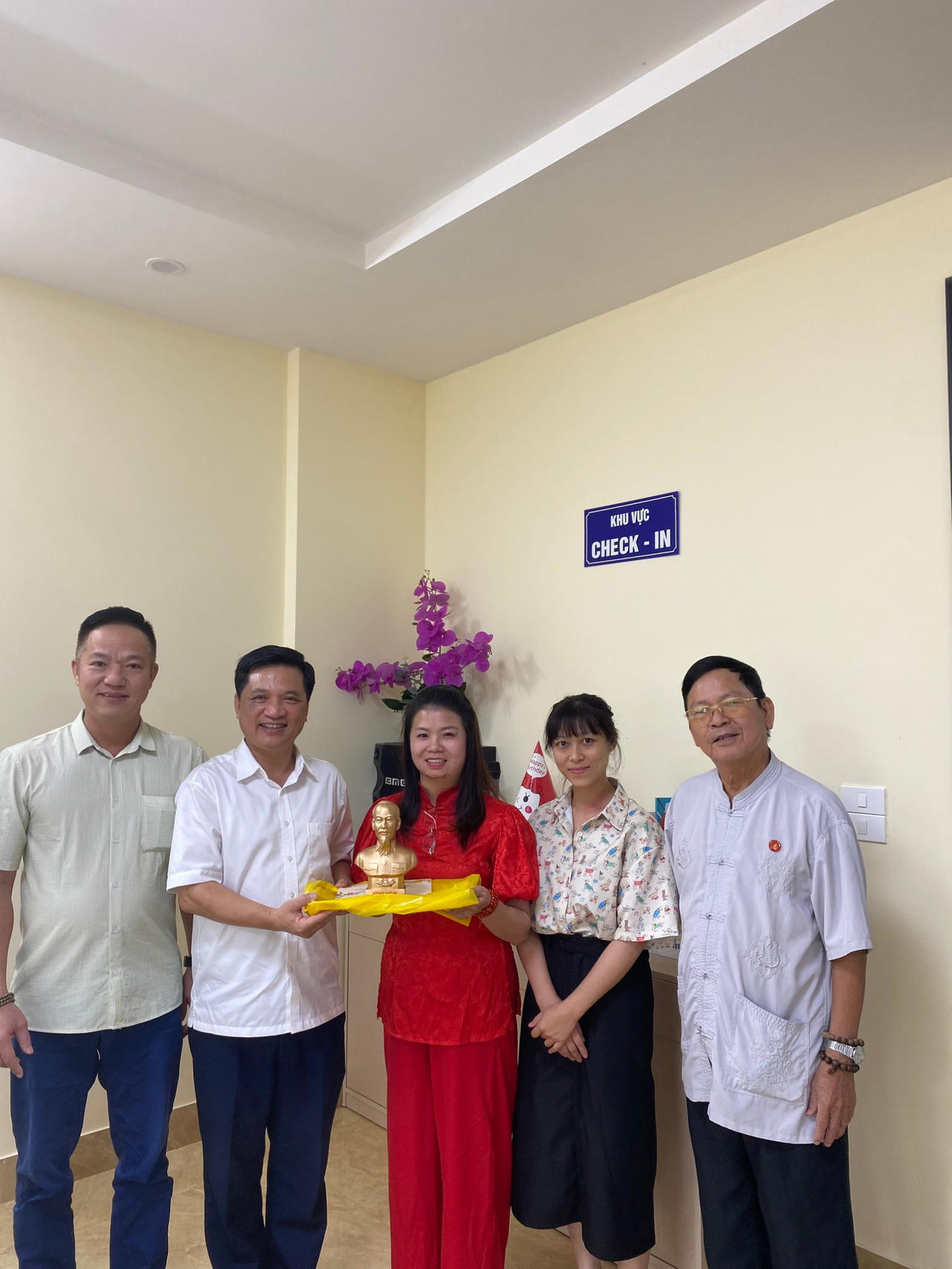 CLB Doanh nhân họ Phan Miền Bắc và Thân Hữu tổ chức chương trình về nguồn đất tổ Phú Thọ 