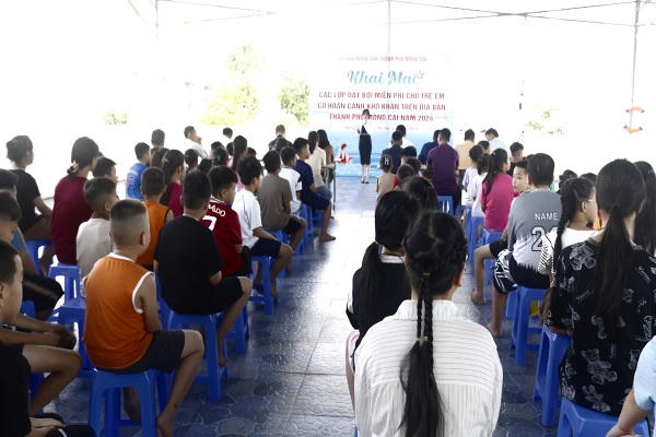 Quảng Ninh mở 6 lớp dạy bơi miễn phí cho trẻ em có hoàn cảnh khó khăn