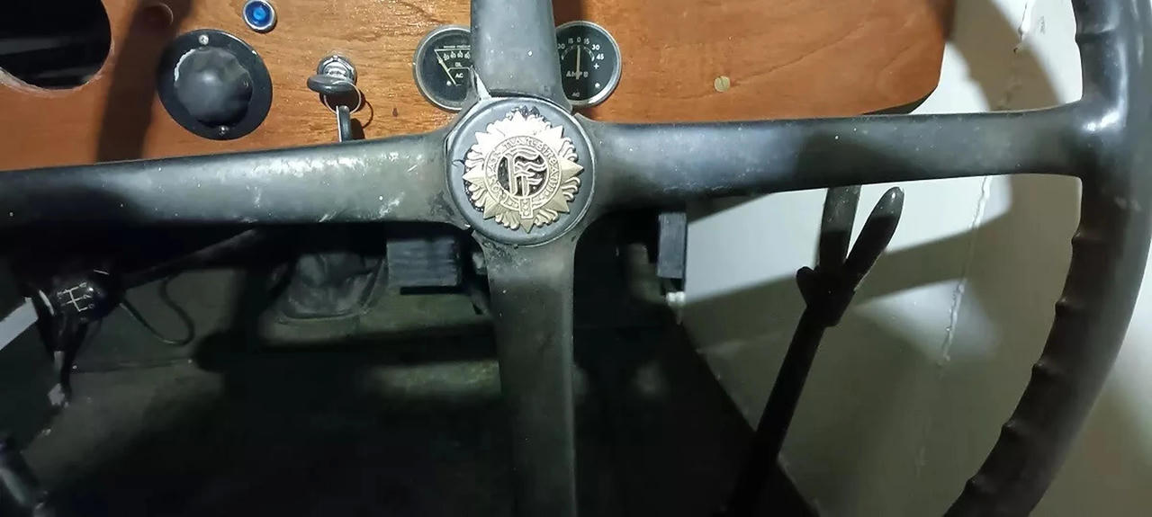 Rolls-Royce "đóng thế" siêu xe trong phim bom tấn được rao bán với giá bất ngờ 