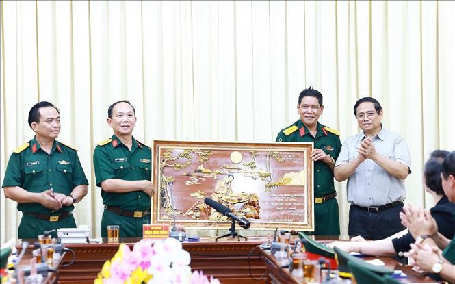 Thủ tướng Phạm Minh Chính thăm các lực lượng vũ trang tỉnh Đắk Lắk