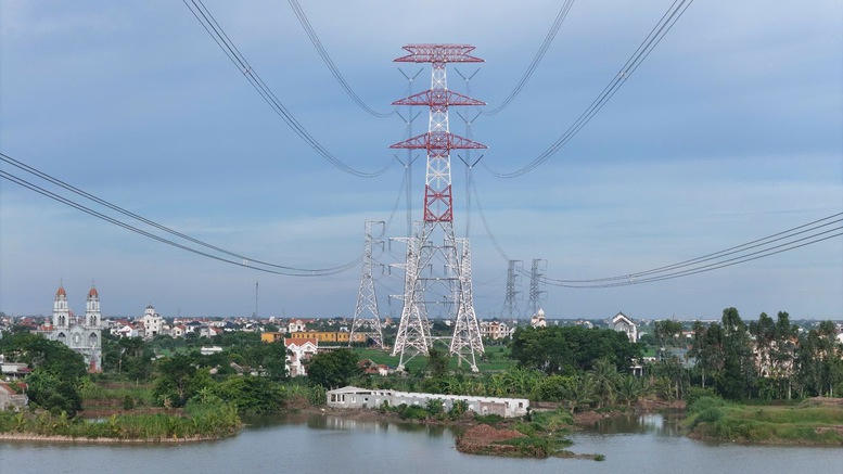 Công trình 500 kV mạch 3 tạo động lực, truyền cảm hứng cho người dân, doanh nghiệp và cả hệ thống chính trị