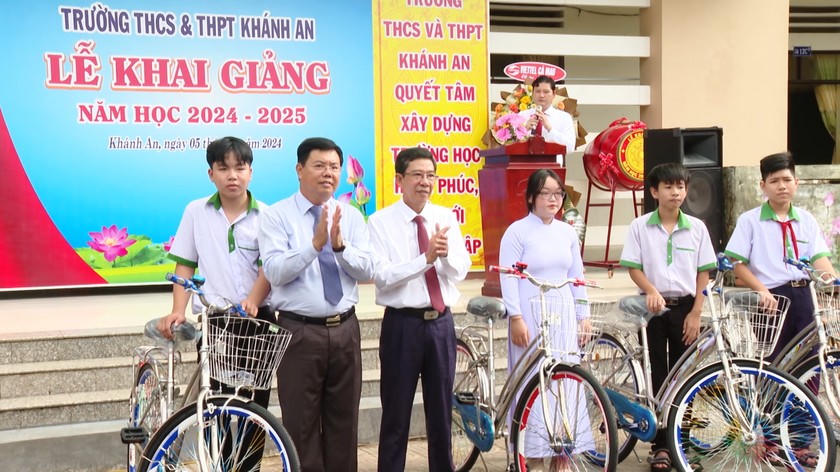Không khí háo hức chào đón năm học mới tại khắp các tỉnh thành cả nước