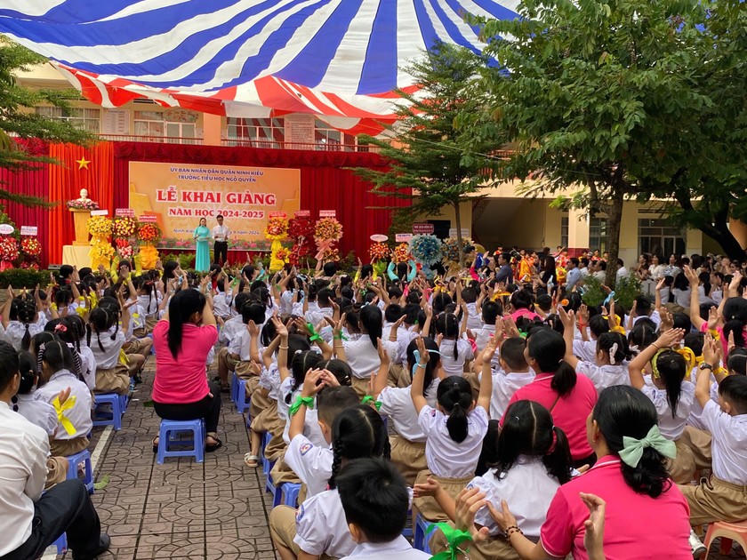 Không khí háo hức chào đón năm học mới tại khắp các tỉnh thành cả nước