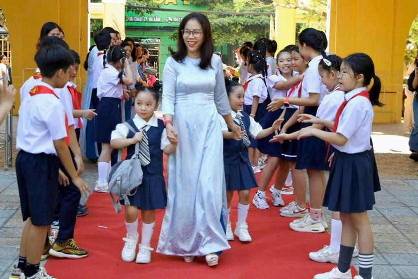 Không khí háo hức chào đón năm học mới tại khắp các tỉnh thành cả nước