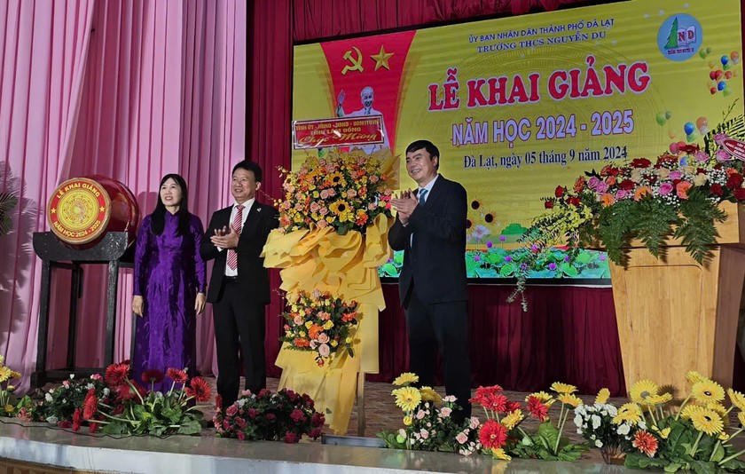 Không khí háo hức chào đón năm học mới tại khắp các tỉnh thành cả nước