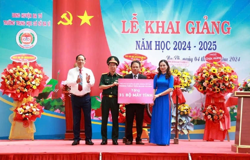 Không khí háo hức chào đón năm học mới tại khắp các tỉnh thành cả nước