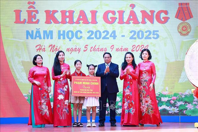 Thủ tướng Phạm Minh Chính: Dạy tốt, học tốt để đưa dân tộc Việt Nam trở thành một dân tộc thông thái