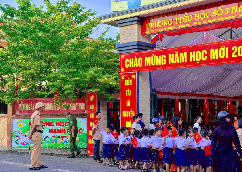 Không khí háo hức chào đón năm học mới tại khắp các tỉnh thành cả nước